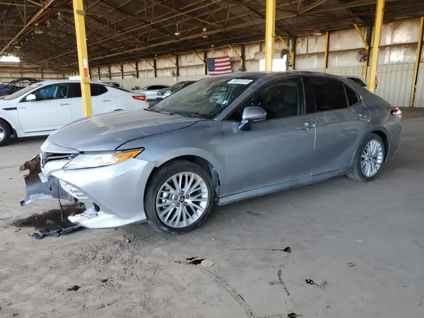 4T1B11HK8JU136996 2018 TOYOTA CAMRY - Image 1