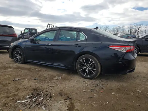 4T1B11HK8JU144533 2018 TOYOTA CAMRY - Image 2