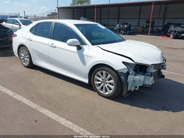4T1B11HK8JU145844 2018 TOYOTA CAMRY - Image 1