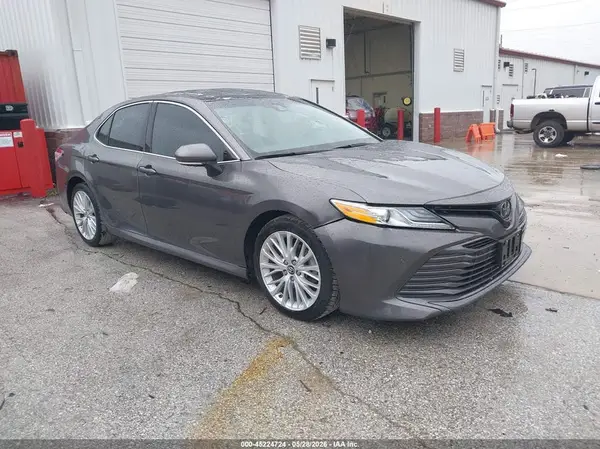 4T1B11HK8JU147075 2018 TOYOTA CAMRY - Image 1
