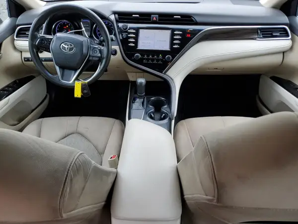 4T1B11HK8JU147593 2018 TOYOTA CAMRY - Image 8