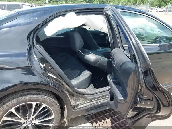 4T1B11HK8JU147870 2018 TOYOTA CAMRY - Image 8