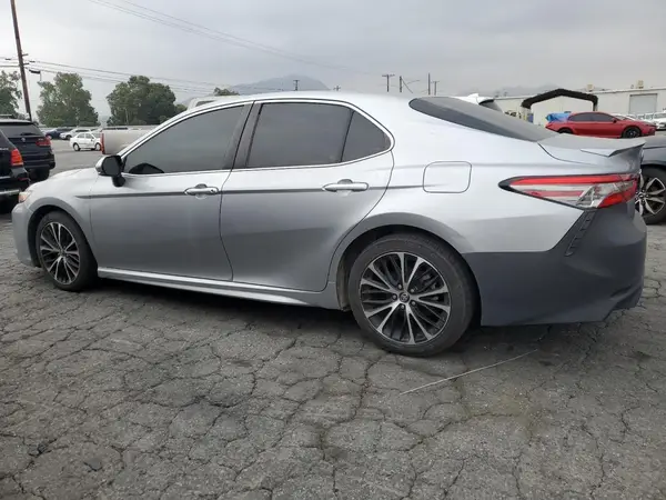 4T1B11HK8JU149182 2018 TOYOTA CAMRY - Image 2