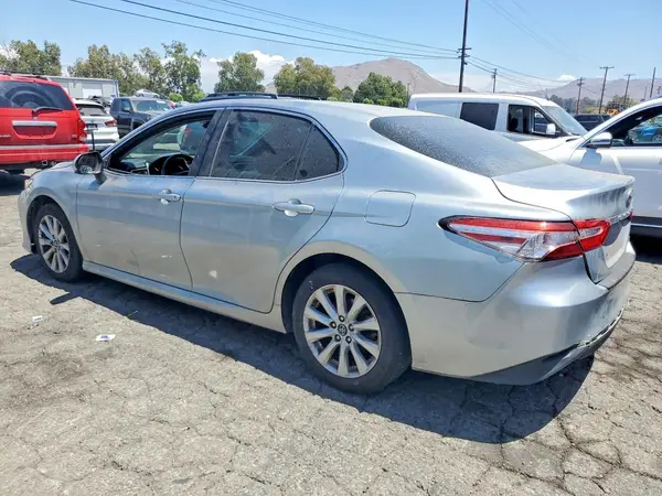 4T1B11HK8JU150445 2018 TOYOTA CAMRY - Image 2