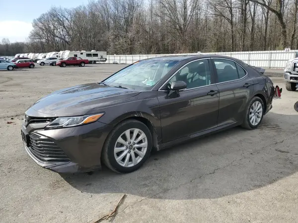 4T1B11HK8JU153734 2018 TOYOTA CAMRY - Image 1