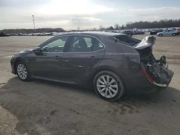 4T1B11HK8JU153734 2018 TOYOTA CAMRY - Image 2
