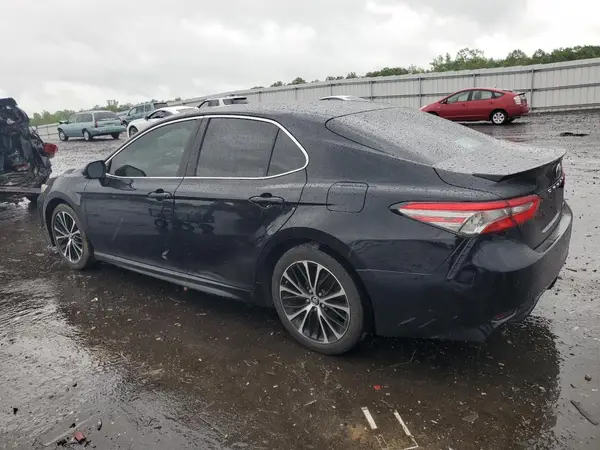 4T1B11HK8JU154785 2018 TOYOTA CAMRY - Image 2
