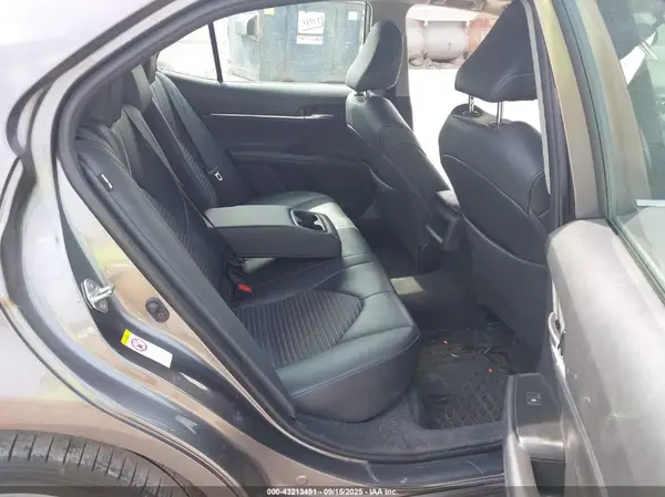 4T1B11HK8JU158688 2018 TOYOTA CAMRY - Image 8