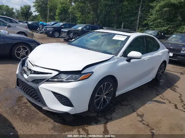 4T1B11HK8JU159405 2018 TOYOTA CAMRY - Image 2