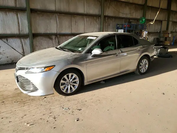 4T1B11HK8JU501662 2018 TOYOTA CAMRY - Image 1