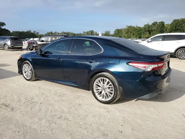 4T1B11HK8JU501810 2018 TOYOTA CAMRY - Image 2