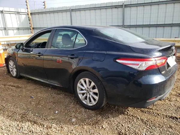 4T1B11HK8JU503279 2018 TOYOTA CAMRY - Image 2
