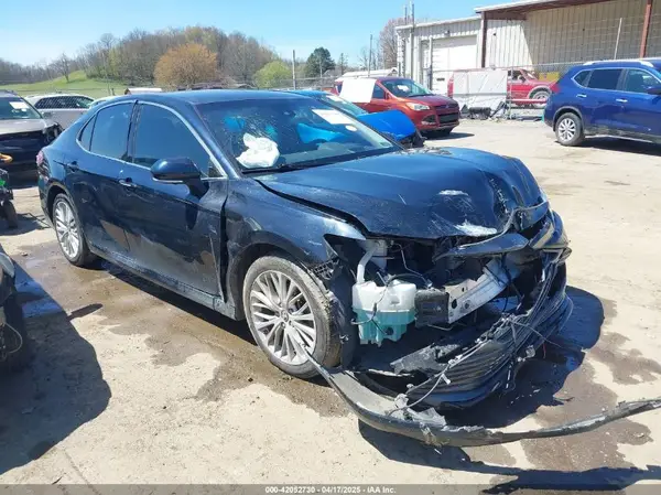 4T1B11HK8JU507946 2018 TOYOTA CAMRY - Image 1
