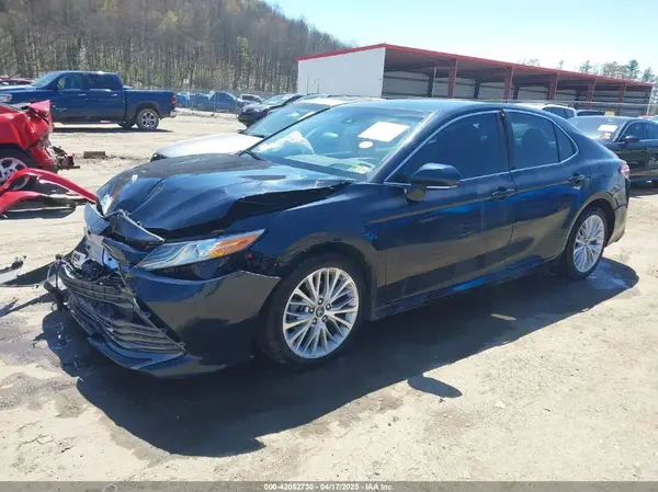 4T1B11HK8JU507946 2018 TOYOTA CAMRY - Image 2