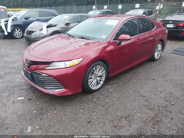 4T1B11HK8JU510538 2018 TOYOTA CAMRY - Image 2