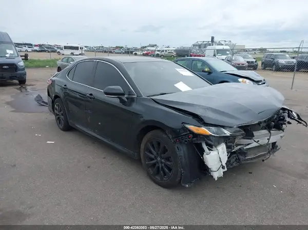 4T1B11HK8JU511009 2018 TOYOTA CAMRY - Image 1