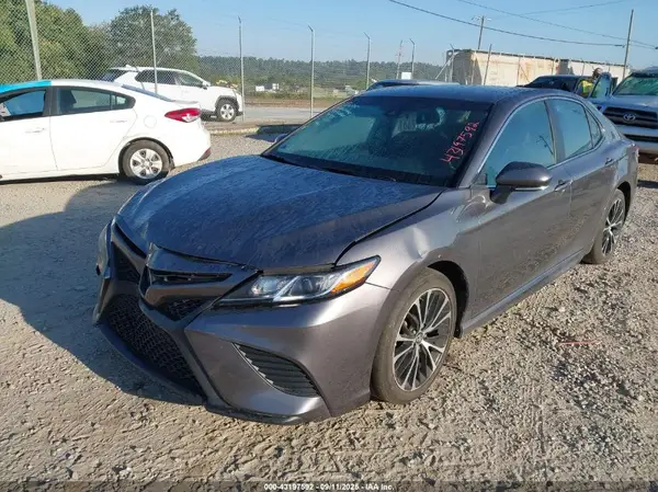4T1B11HK8JU512094 2018 TOYOTA CAMRY - Image 2