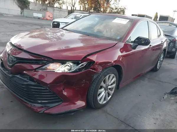 4T1B11HK8JU512449 2018 TOYOTA CAMRY - Image 2