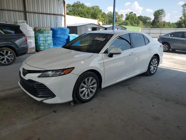 4T1B11HK8JU512953 2018 TOYOTA CAMRY - Image 1