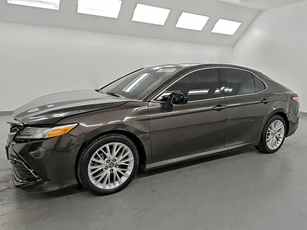 4T1B11HK8JU515061 2018 TOYOTA CAMRY - Image 1