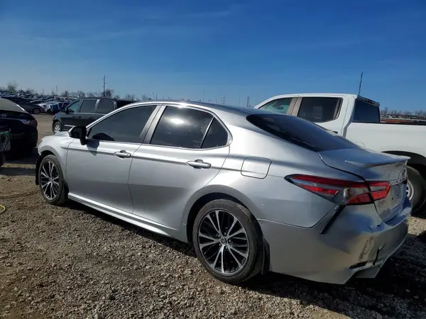 4T1B11HK8JU516033 2018 TOYOTA CAMRY - Image 2