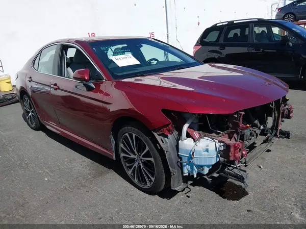4T1B11HK8JU516534 2018 TOYOTA CAMRY - Image 1