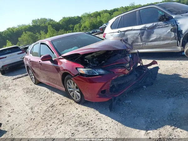 4T1B11HK8JU516601 2018 TOYOTA CAMRY - Image 1