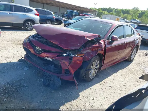 4T1B11HK8JU516601 2018 TOYOTA CAMRY - Image 2