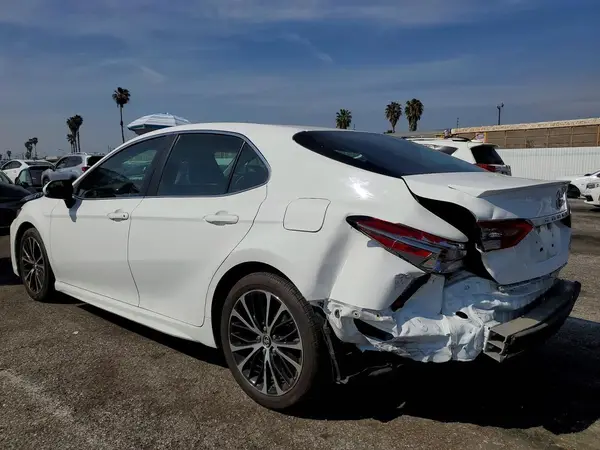 4T1B11HK8JU516663 2018 TOYOTA CAMRY - Image 2