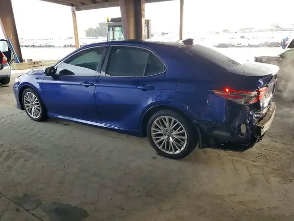 4T1B11HK8JU516808 2018 TOYOTA CAMRY - Image 2