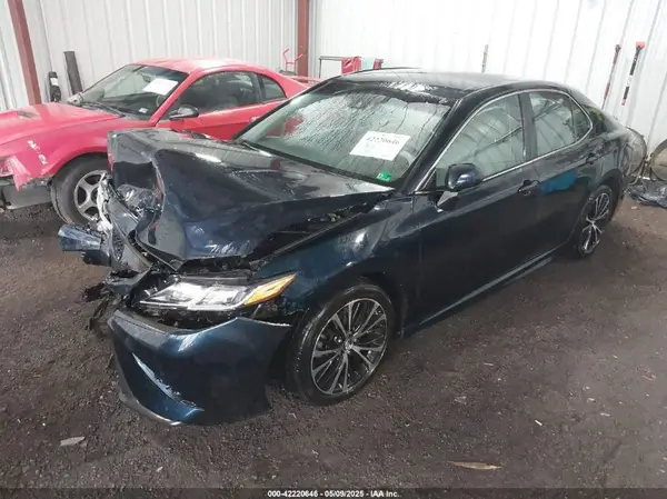 4T1B11HK8JU517019 2018 TOYOTA CAMRY - Image 2