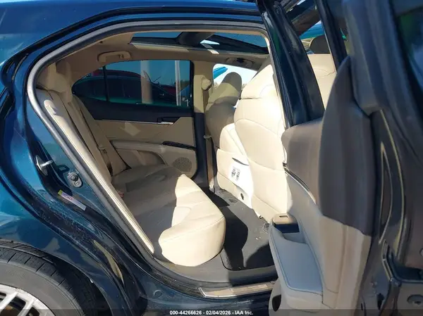 4T1B11HK8JU518252 2018 TOYOTA CAMRY - Image 8