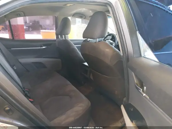 4T1B11HK8JU518722 2018 TOYOTA CAMRY - Image 8