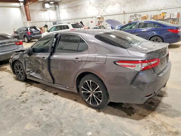 4T1B11HK8JU519255 2018 TOYOTA CAMRY - Image 2
