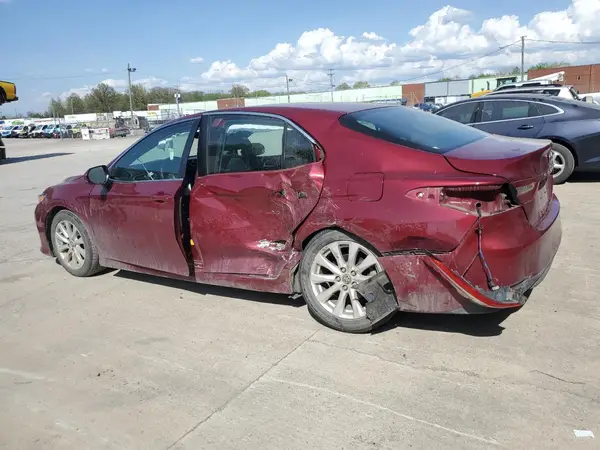 4T1B11HK8JU520647 2018 TOYOTA CAMRY - Image 2