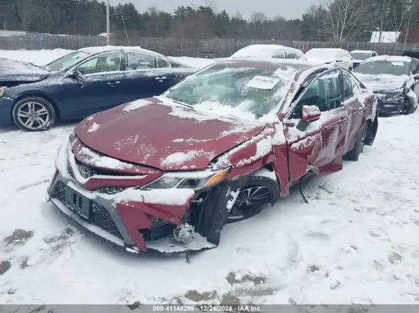 4T1B11HK8JU521359 2018 TOYOTA CAMRY - Image 2