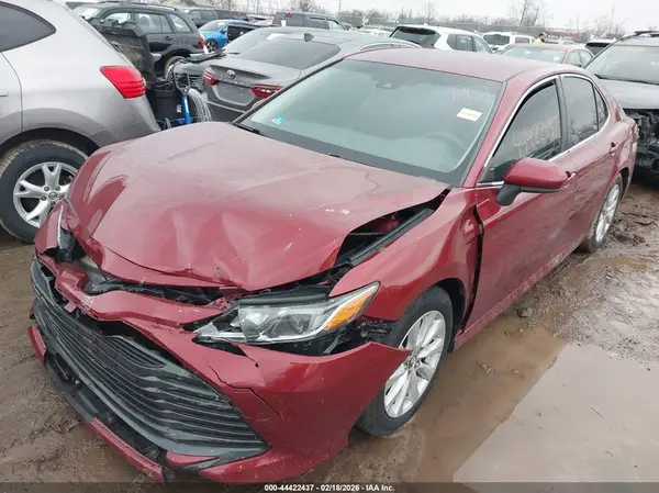 4T1B11HK8JU521362 2018 TOYOTA CAMRY - Image 2