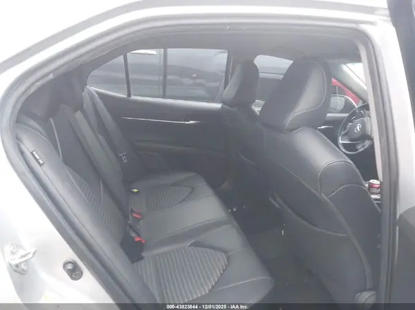 4T1B11HK8JU522608 2018 TOYOTA CAMRY - Image 8