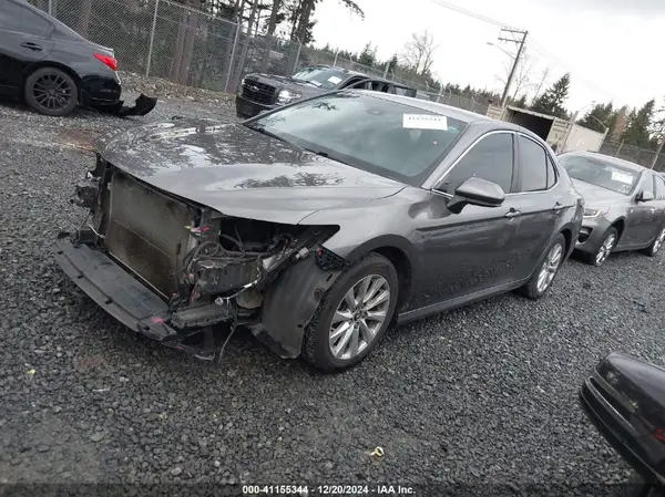 4T1B11HK8JU522902 2018 TOYOTA CAMRY - Image 2