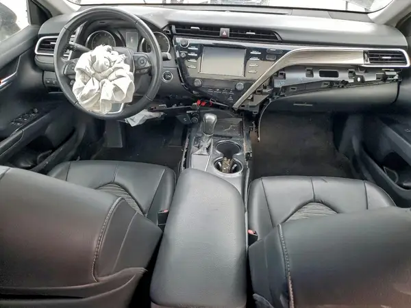 4T1B11HK8JU523600 2018 TOYOTA CAMRY - Image 8