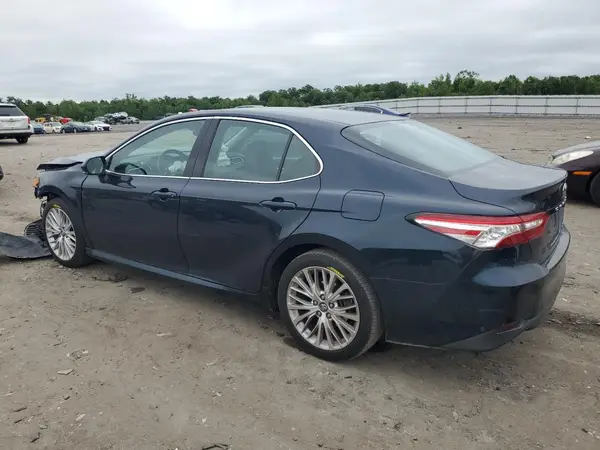4T1B11HK8JU524486 2018 TOYOTA CAMRY - Image 2