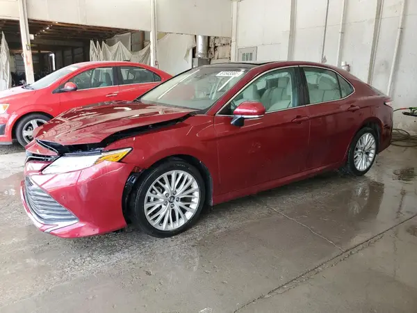 4T1B11HK8JU525475 2018 TOYOTA CAMRY - Image 1