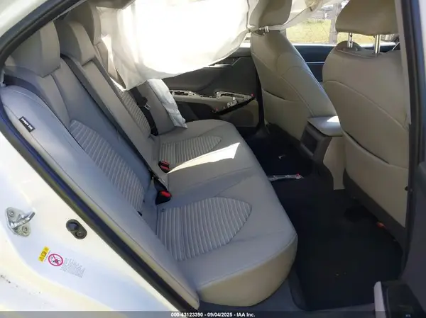 4T1B11HK8JU525492 2018 TOYOTA CAMRY - Image 8