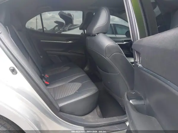 4T1B11HK8JU527405 2018 TOYOTA CAMRY - Image 8