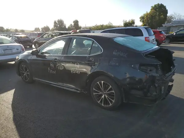 4T1B11HK8JU527873 2018 TOYOTA CAMRY - Image 2