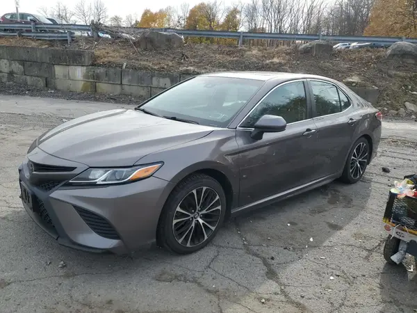 4T1B11HK8JU528442 2018 TOYOTA CAMRY - Image 1