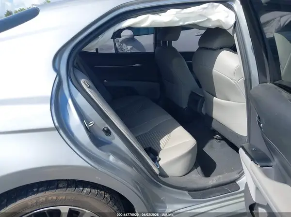 4T1B11HK8JU528537 2018 TOYOTA CAMRY - Image 8