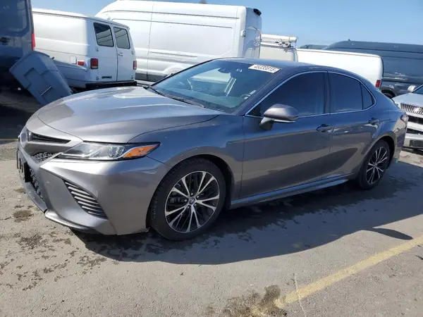 4T1B11HK8JU528909 2018 TOYOTA CAMRY - Image 1