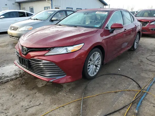 4T1B11HK8JU529171 2018 TOYOTA CAMRY - Image 1