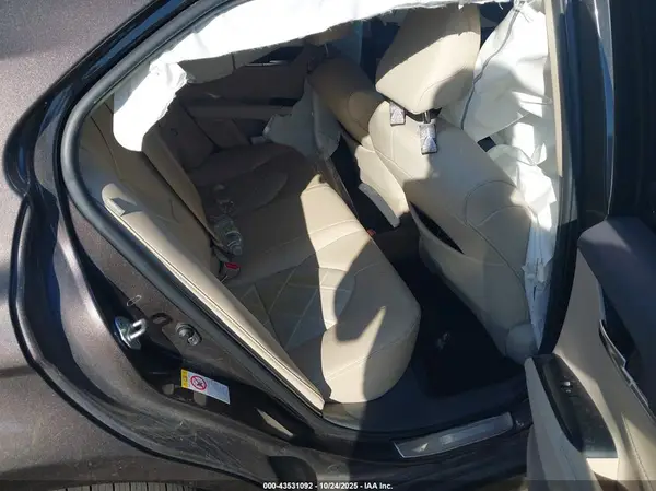4T1B11HK8JU529557 2018 TOYOTA CAMRY - Image 8